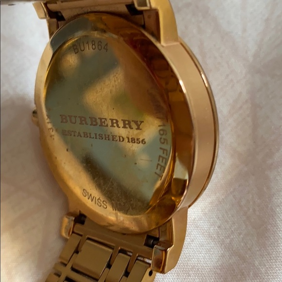😍Burberry gold watch - Picture 2 of 2